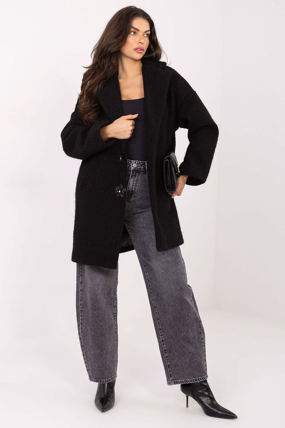 Women's Knee Length Brooch Overcoat — Beige