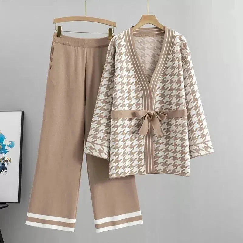Chic Women Geometric V-Neck Two-Piece Set