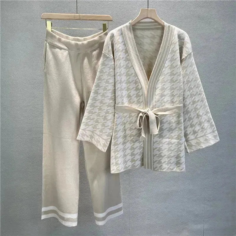 Chic Women Geometric V-Neck Two-Piece Set