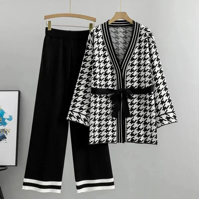 Chic Women Geometric V-Neck Two-Piece Set
