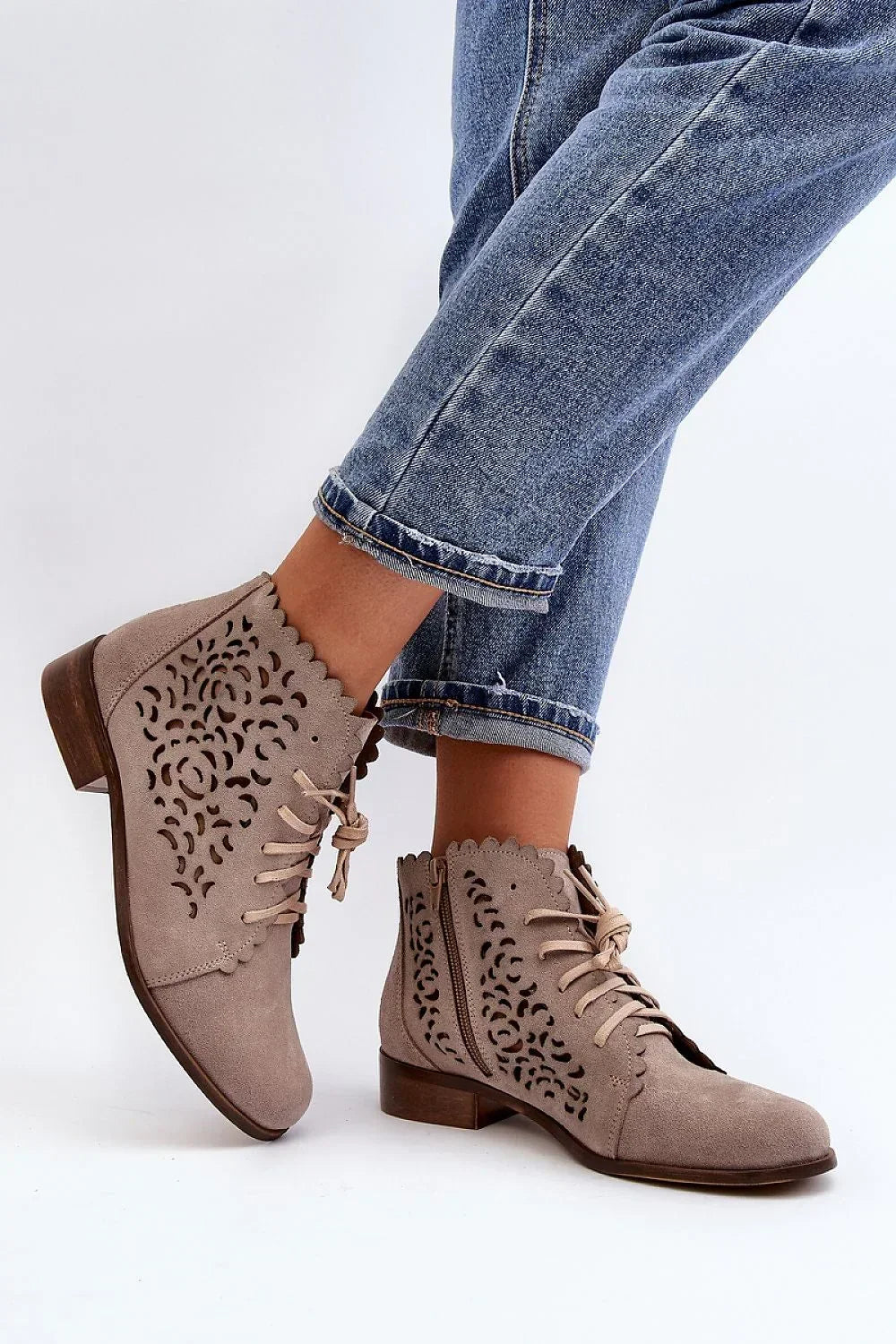  Boots model 191867 Step in style 