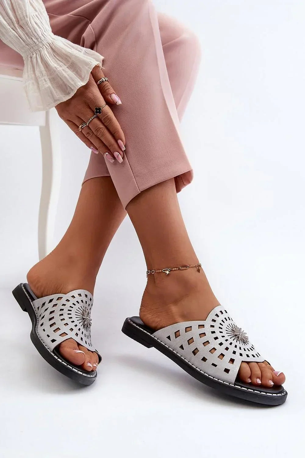 Flip-flops model 196424 Step in style 