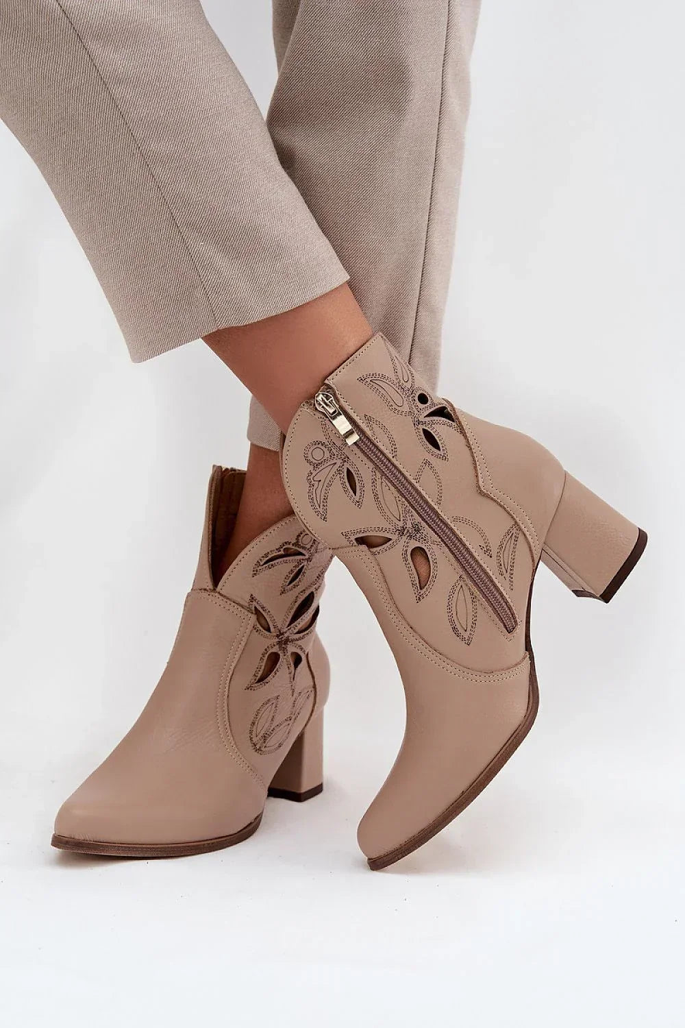  Heel boots model 219129 Step in style 