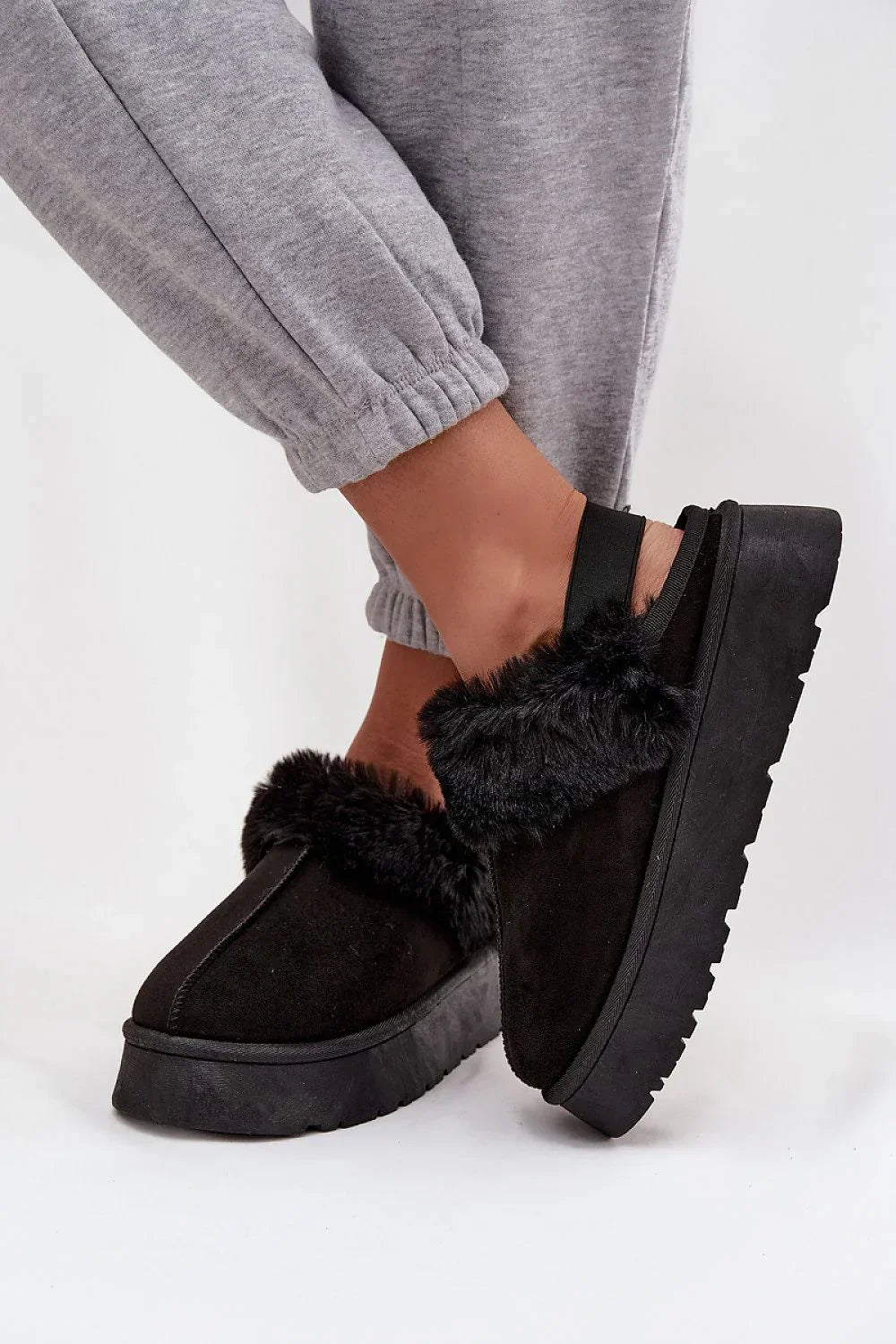  Slippers model 222290 Step in style 