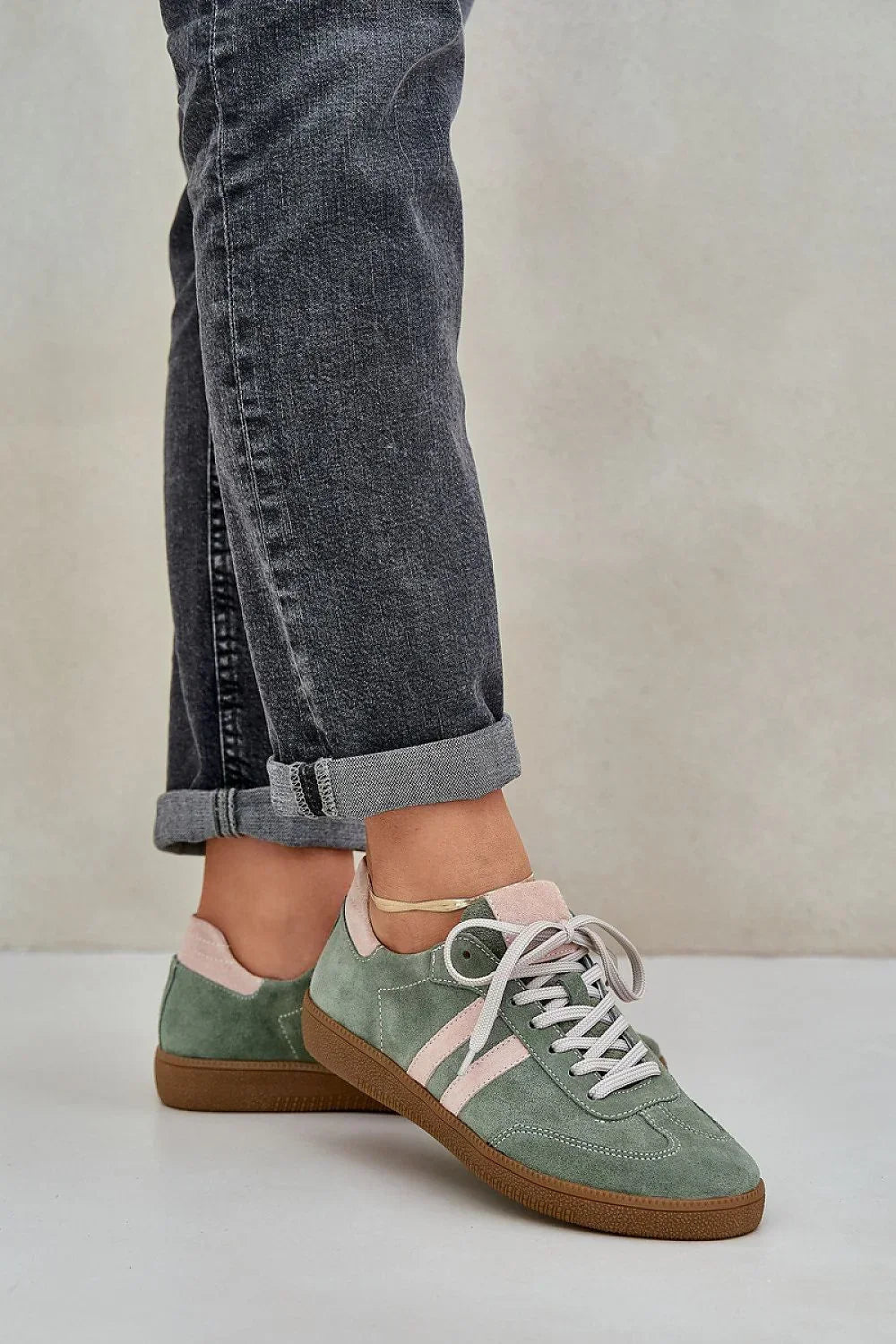 Women Classic Low-Top Sneakers Casual Everyday Travel Shoes-women sneakers-LeStyleParfait