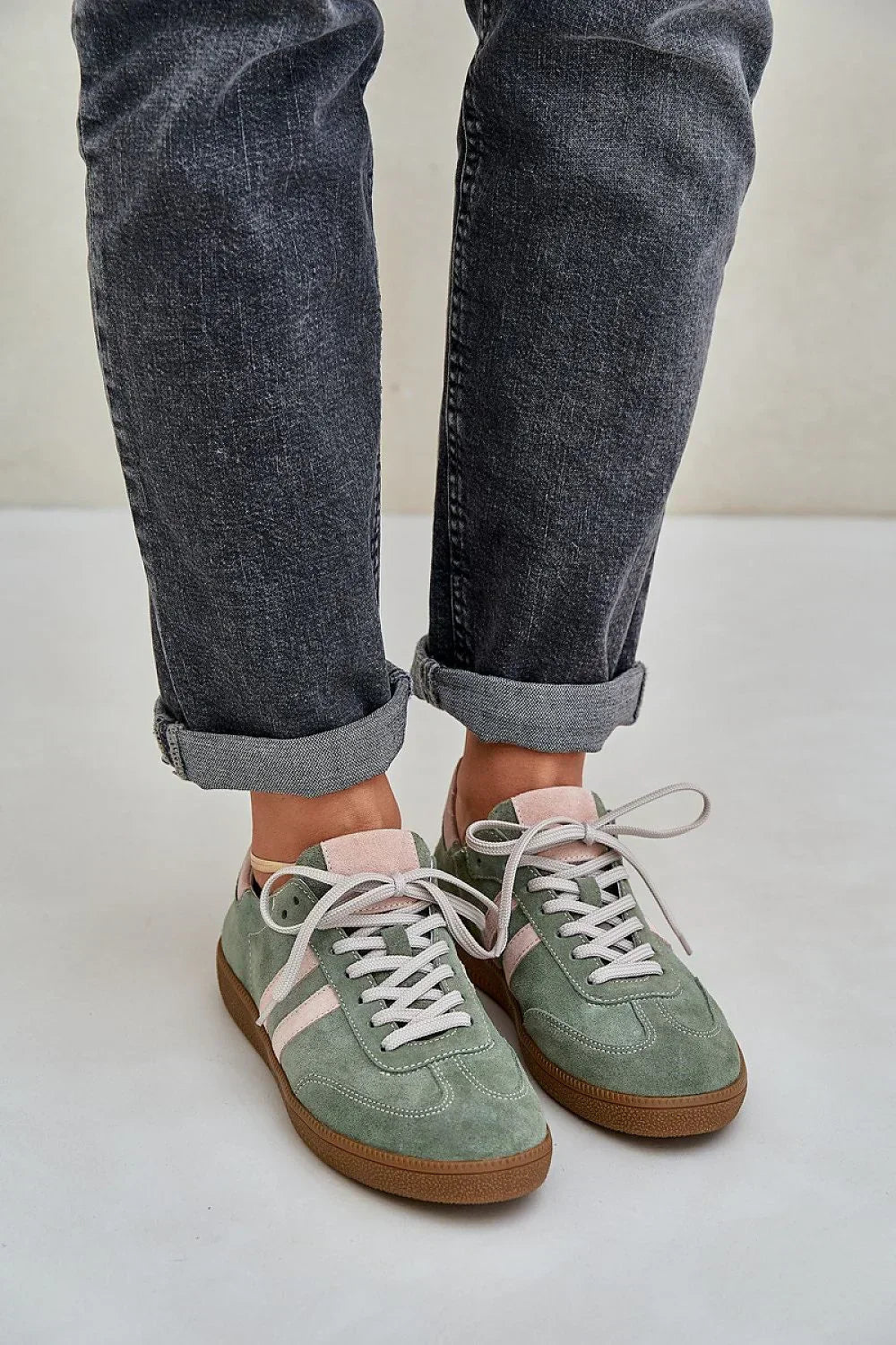 Women Classic Low-Top Sneakers Casual Everyday Travel Shoes-women sneakers-LeStyleParfait