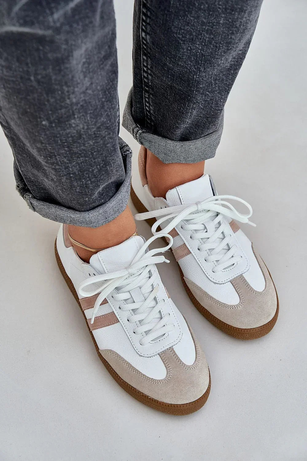 Women Classic Low-Top Sneakers Casual Everyday Travel Shoes-women sneakers-LeStyleParfait