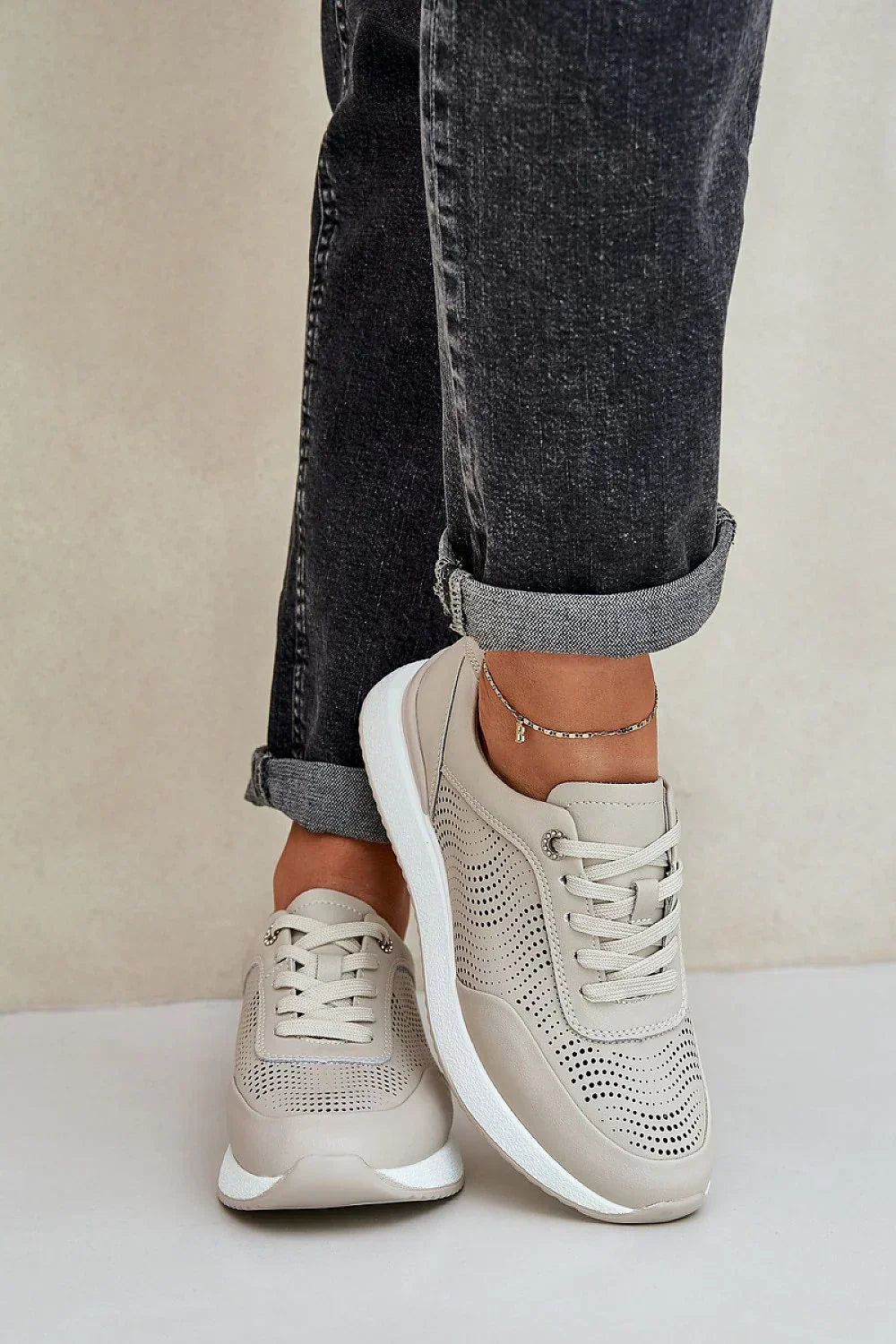 Women Perforated Platform Sneakers Breathable Travel Casual Shoes-women sneakers-LeStyleParfait