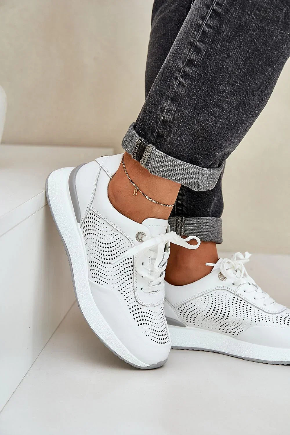 Women Perforated Platform Sneakers Breathable Travel Casual Shoes-women sneakers-LeStyleParfait