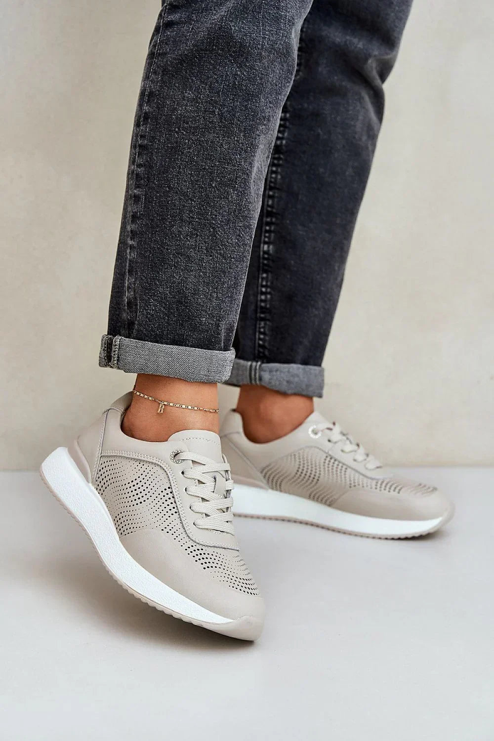 Women Perforated Platform Sneakers Breathable Travel Casual Shoes-women sneakers-LeStyleParfait