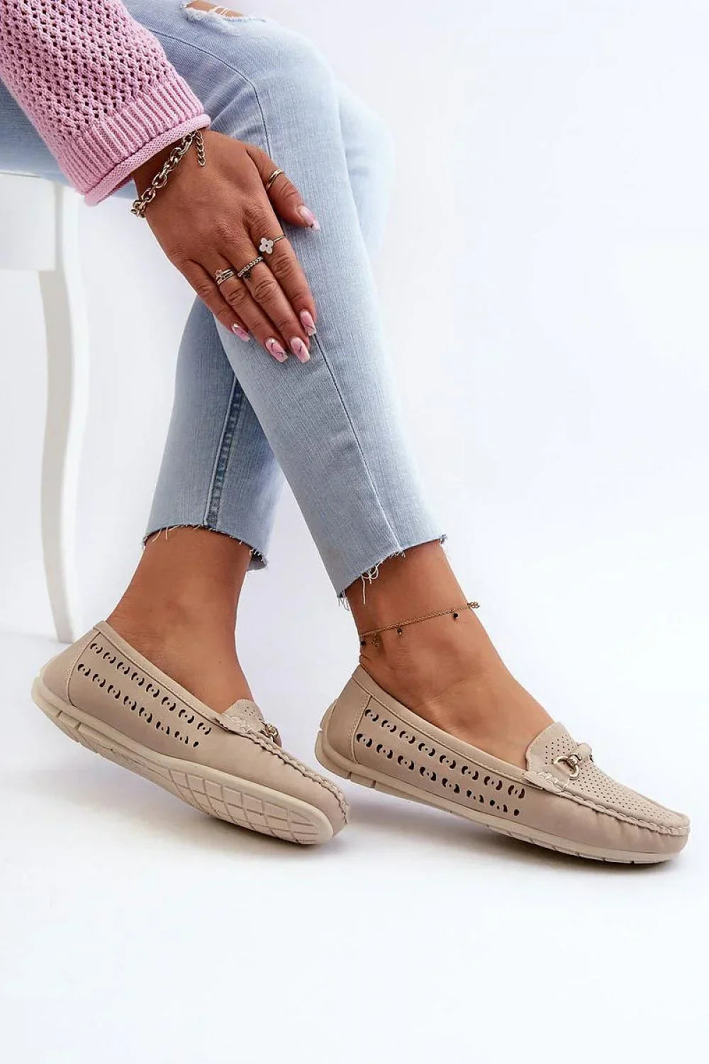Women’s faux leather driving moccasin loafers, breathable flat women’s driving shoes for all season wear