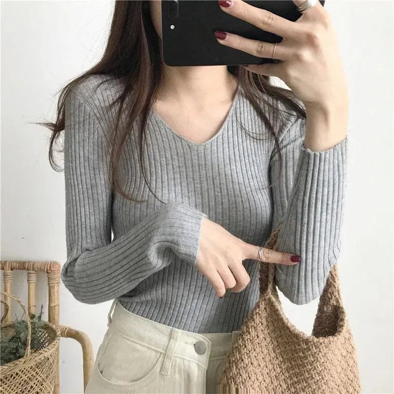 Women’s Slim Fit V-Neck Pullover Sweater – Ribbed