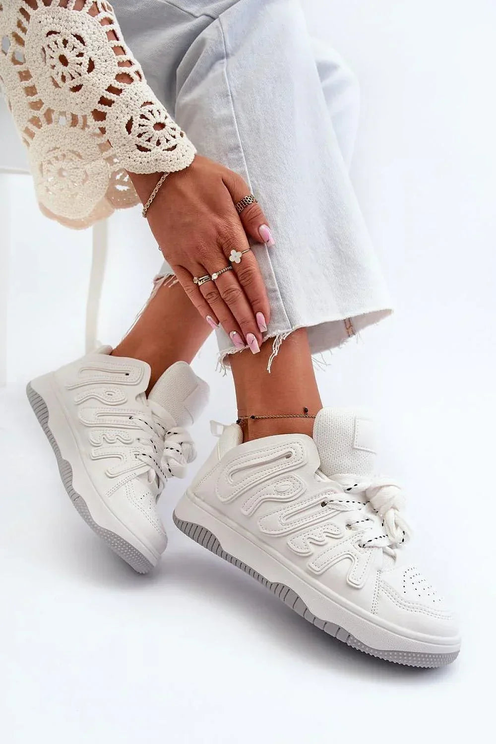 Women's Sneakers - Low-Top Platform Sneakers Shoes - Lace-Up All-Season Shoes